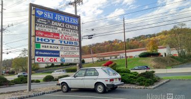 Colonial Square Mall